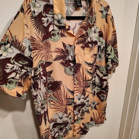 Star Wars Men's Yoda Baby Grogu Graphic Print Hawaiian Shirt Sz L Short Sleeve - Picture 6 of 7